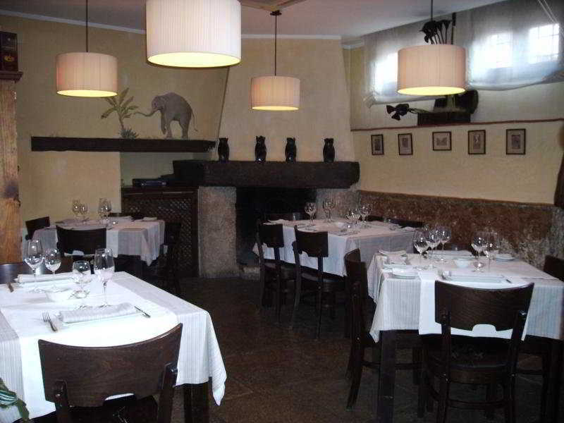 Hotel Restaurante Dona Anita Requena Ngoại thất bức ảnh
