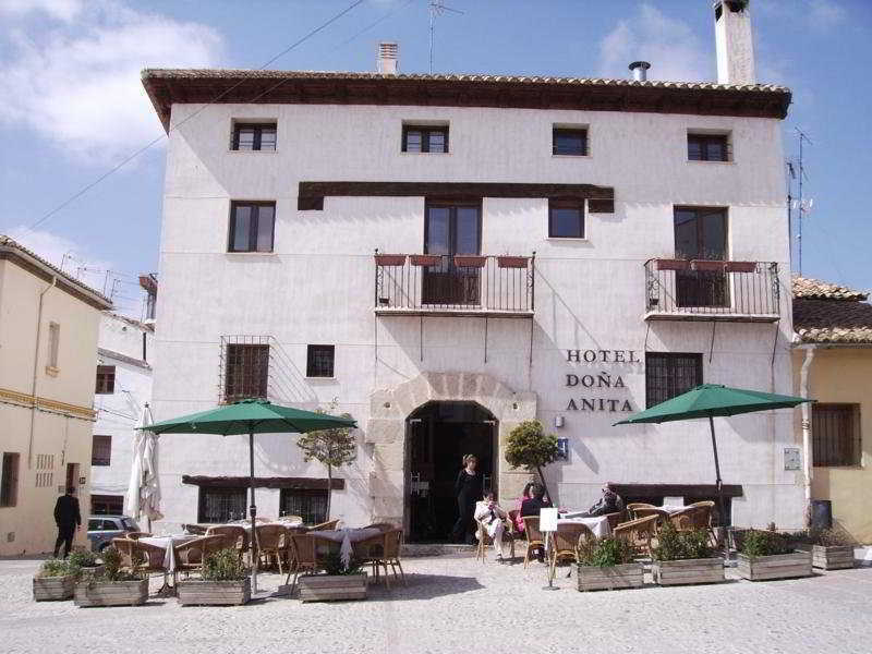 Hotel Restaurante Dona Anita Requena Ngoại thất bức ảnh